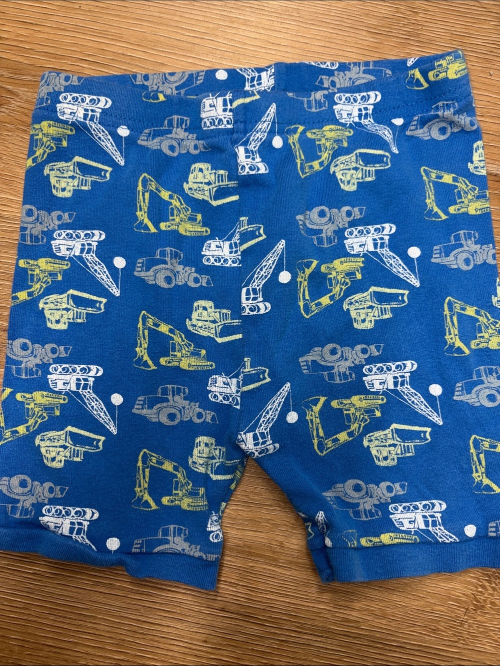 3/$15! Old Navy Blue Boys' Construction-Print Shorts 5t pajama shorts boys kids